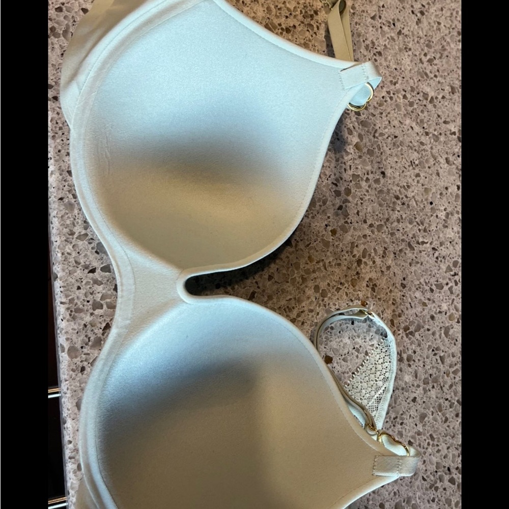 Victoria Secret Bra 36B